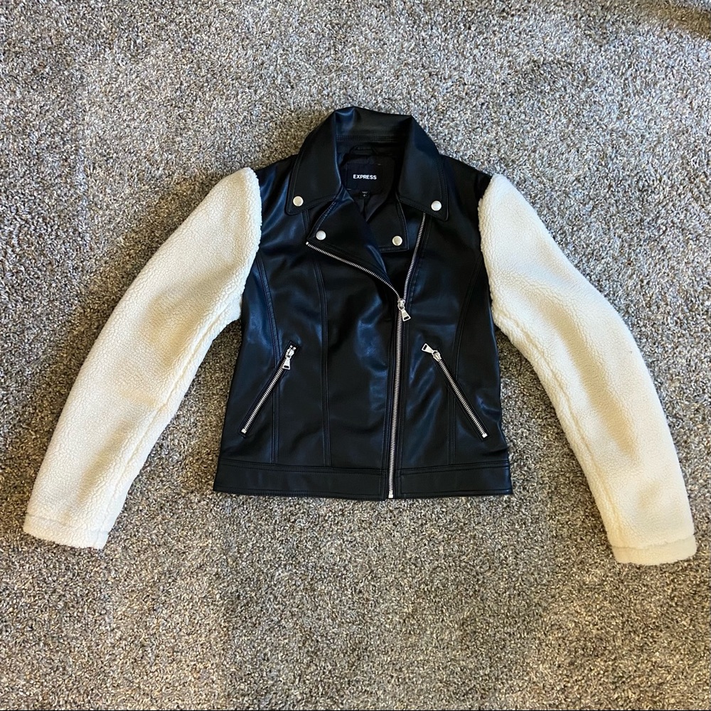 EXPRESS Women’s vegan leather/sherpa sleeve jacket Size Small